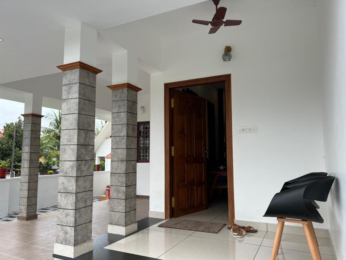 Villa Pullad à Aranmula Extérieur photo