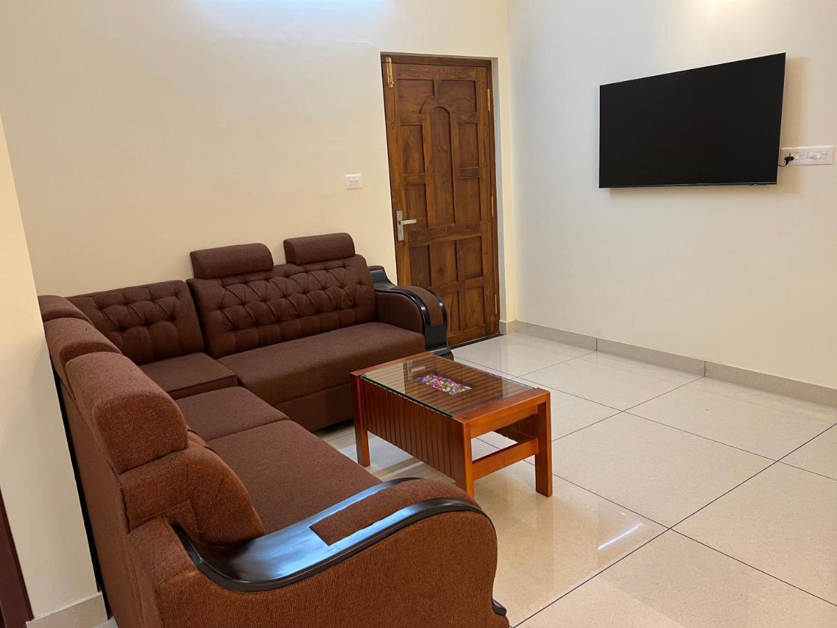 Villa Pullad à Aranmula Extérieur photo