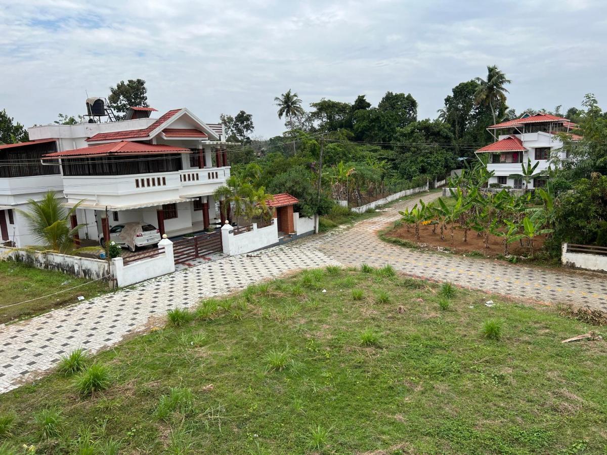 Villa Pullad à Aranmula Extérieur photo